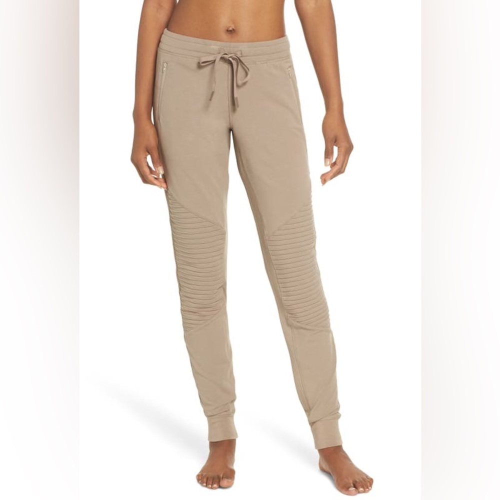 Alo Yoga Urban Moto Sweatpant joggers size XS - Sand color